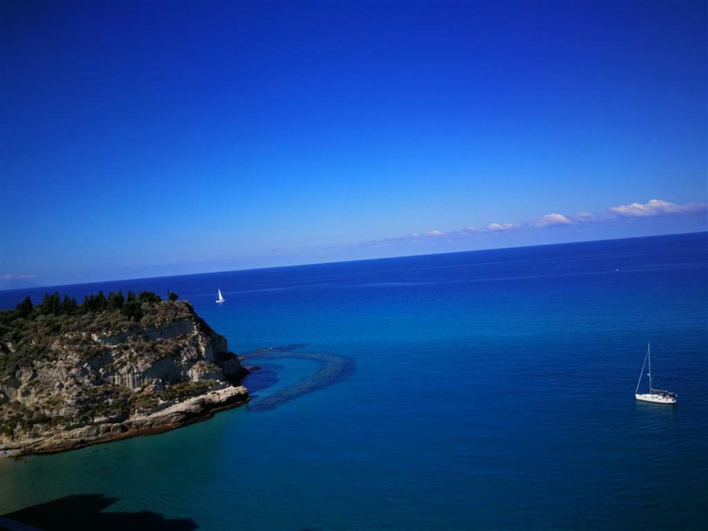 Isola Bella Sea-View Apartment 特罗佩阿 外观 照片